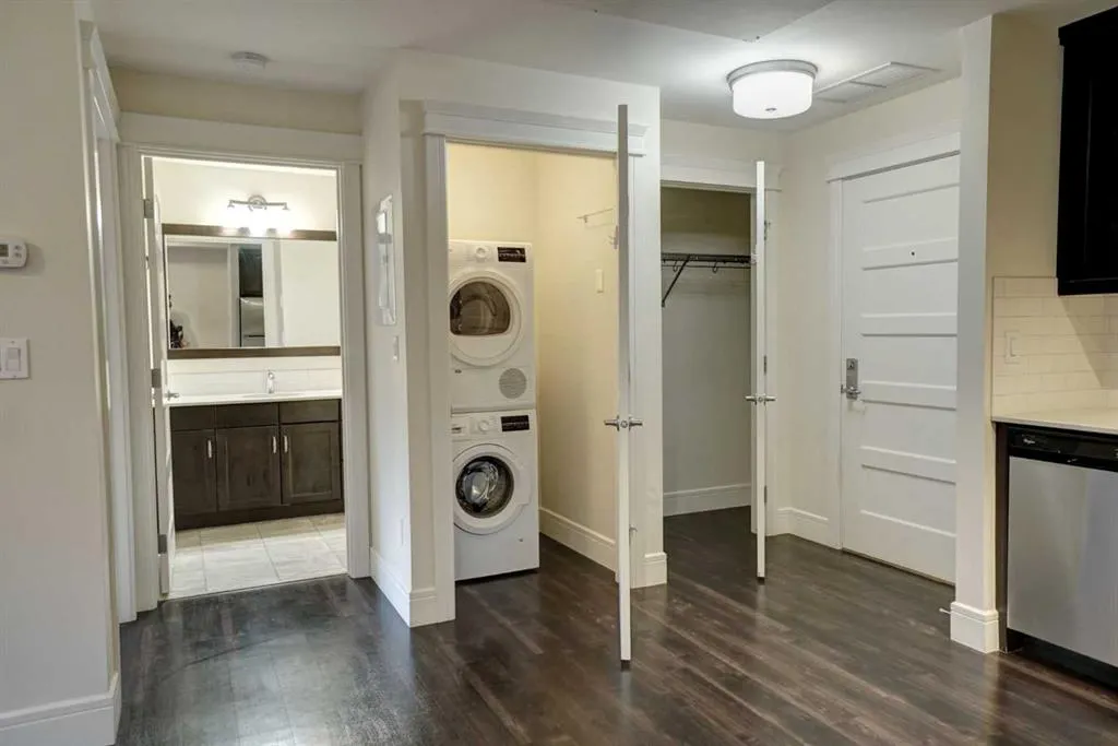 808 Spring Creek Drive, #306