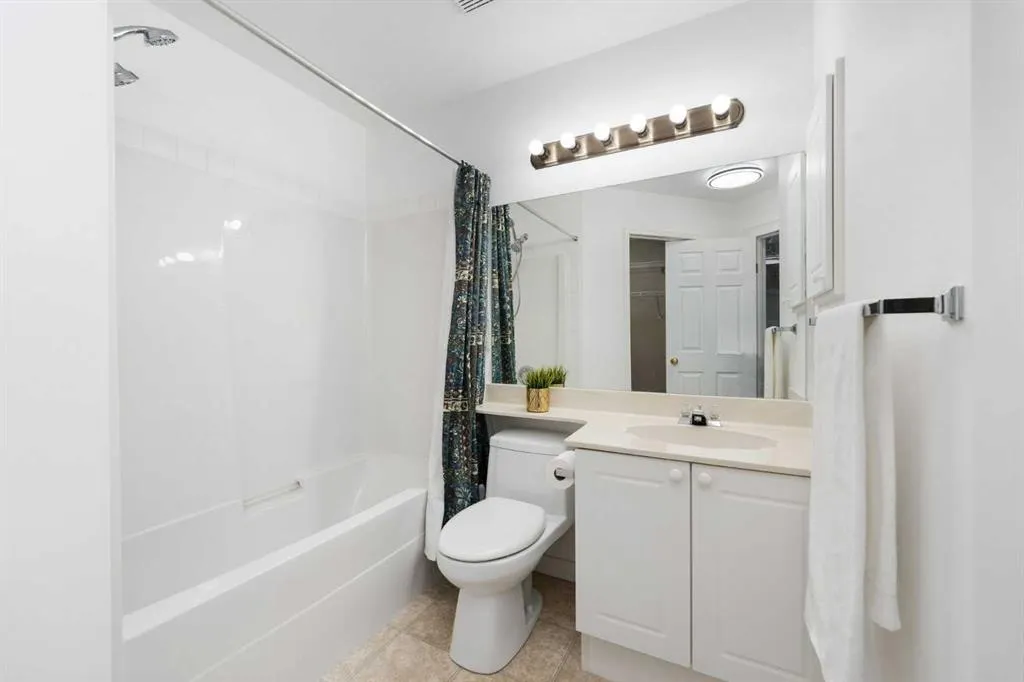 339 Bridlewood Court SW