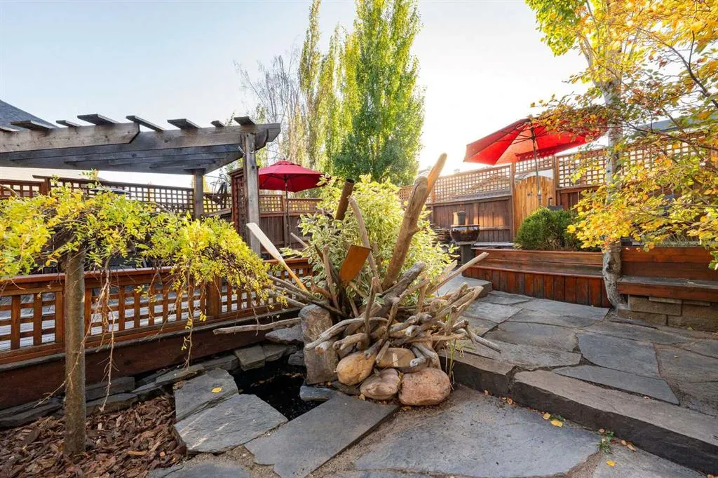 339 Bridlewood Court SW
