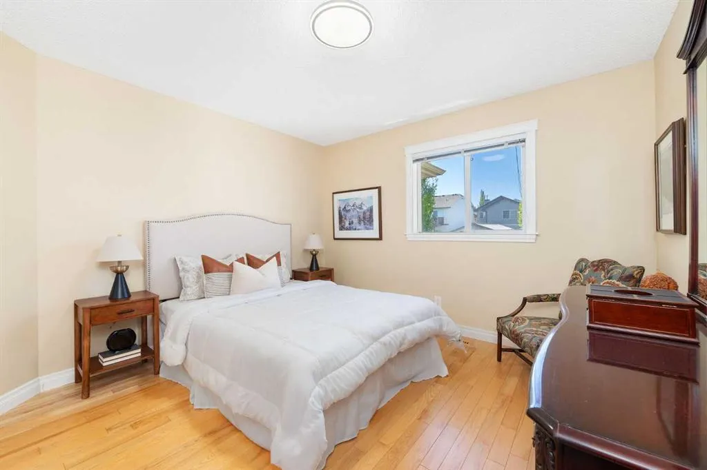 339 Bridlewood Court SW