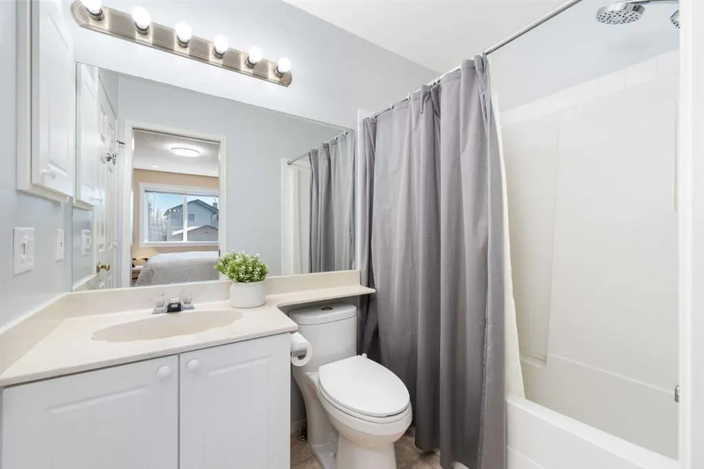 339 Bridlewood Court SW