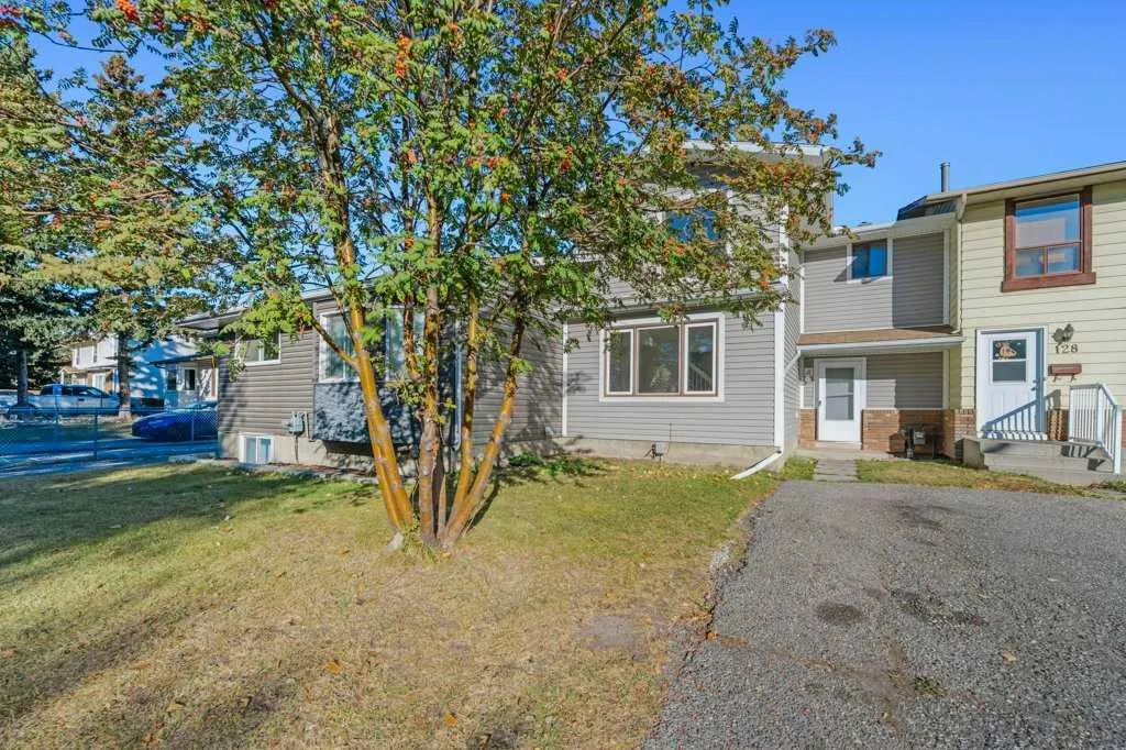 130 Pineset Place NE