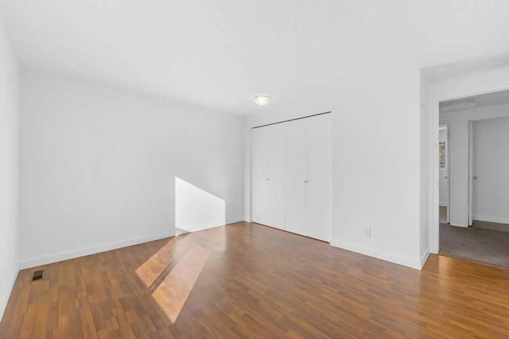 130 Pineset Place NE