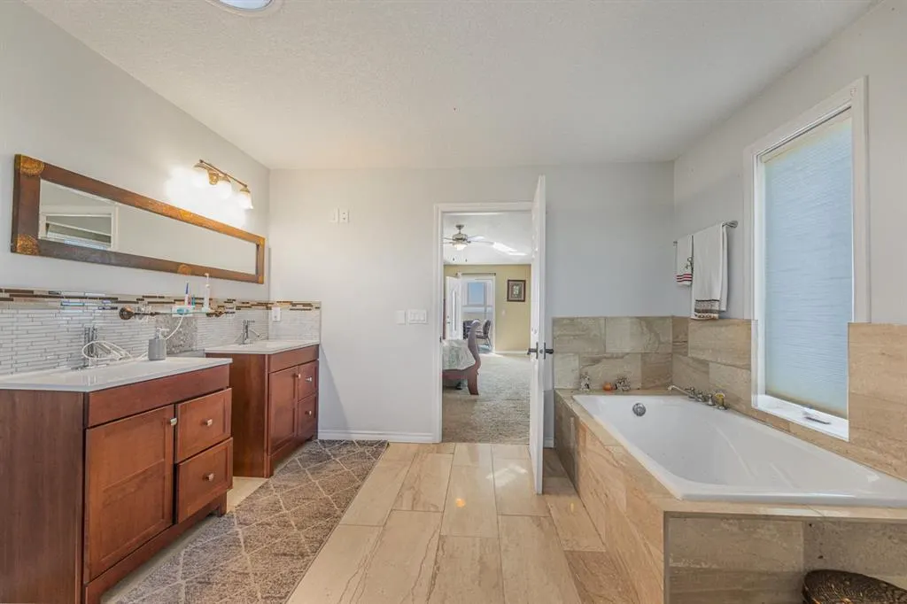 434072 Clear Mountain Drive E