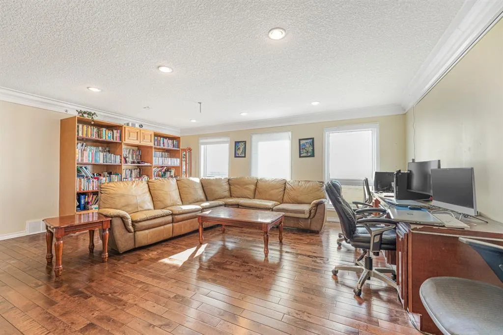 434072 Clear Mountain Drive E