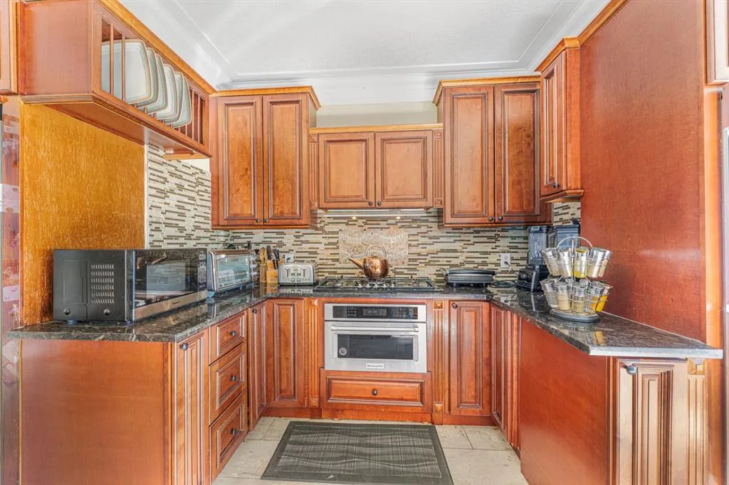 434072 Clear Mountain Drive E