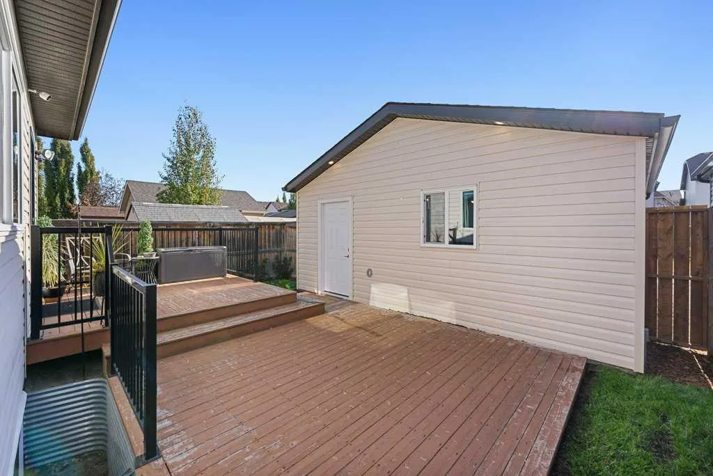 27 Cranford Crescent SE
