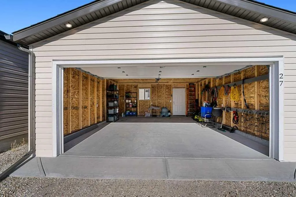 27 Cranford Crescent SE