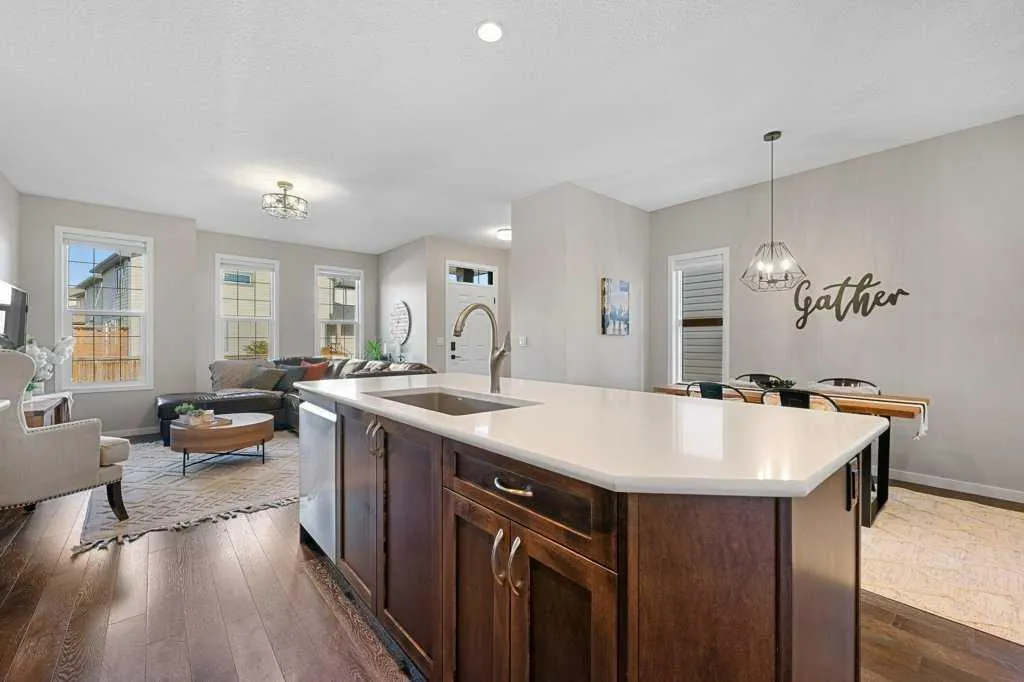 27 Cranford Crescent SE