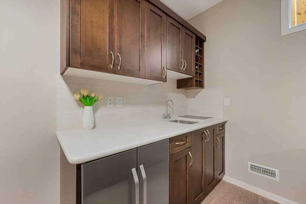 27 Cranford Crescent SE