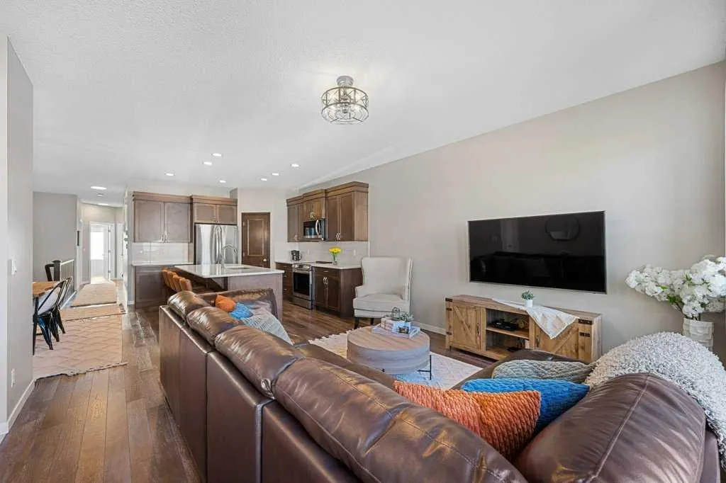 27 Cranford Crescent SE