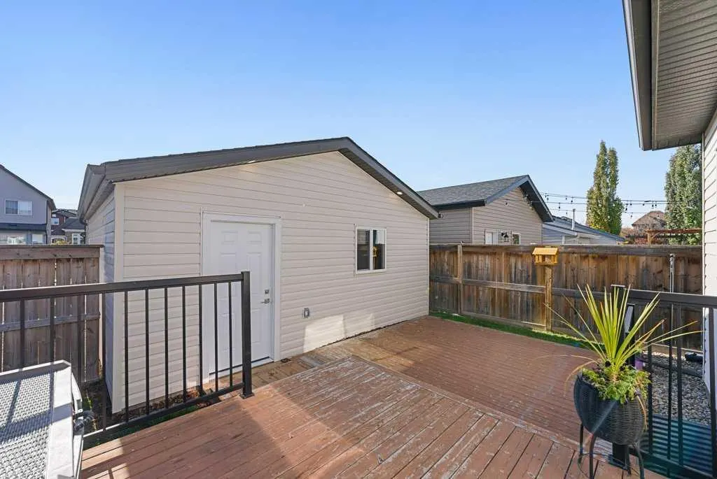 27 Cranford Crescent SE