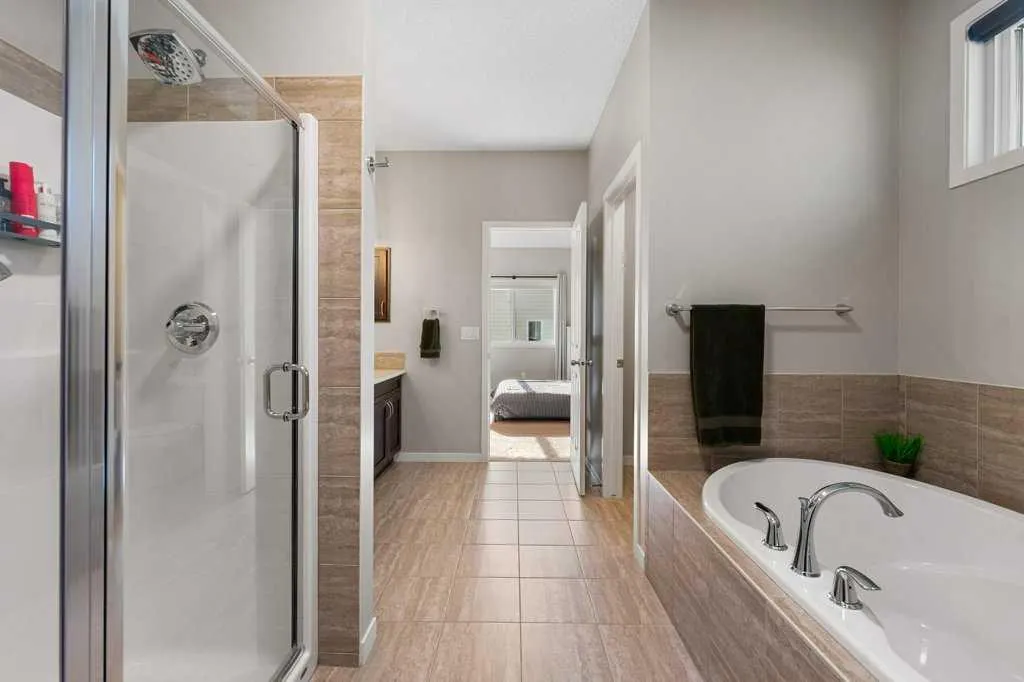 27 Cranford Crescent SE