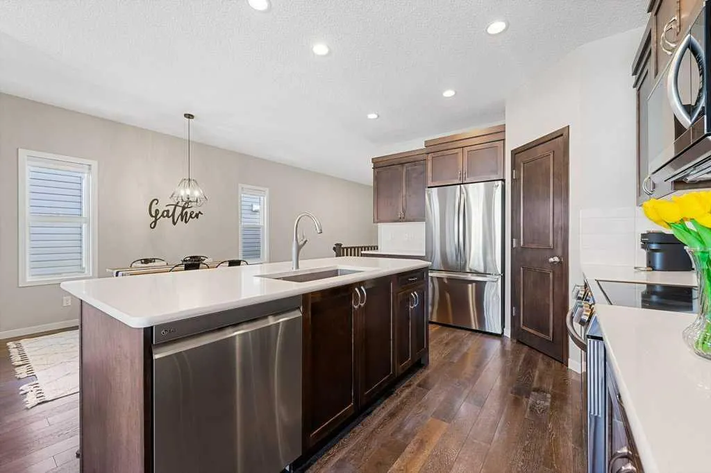 27 Cranford Crescent SE