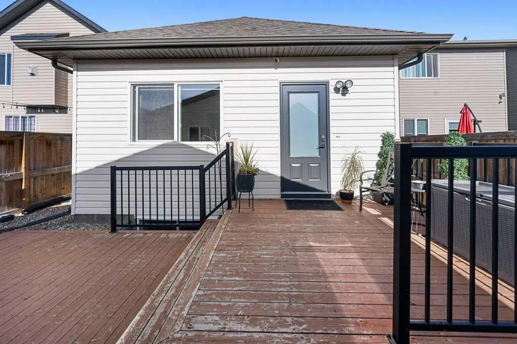 27 Cranford Crescent SE
