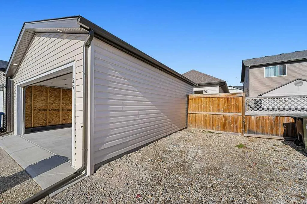 27 Cranford Crescent SE