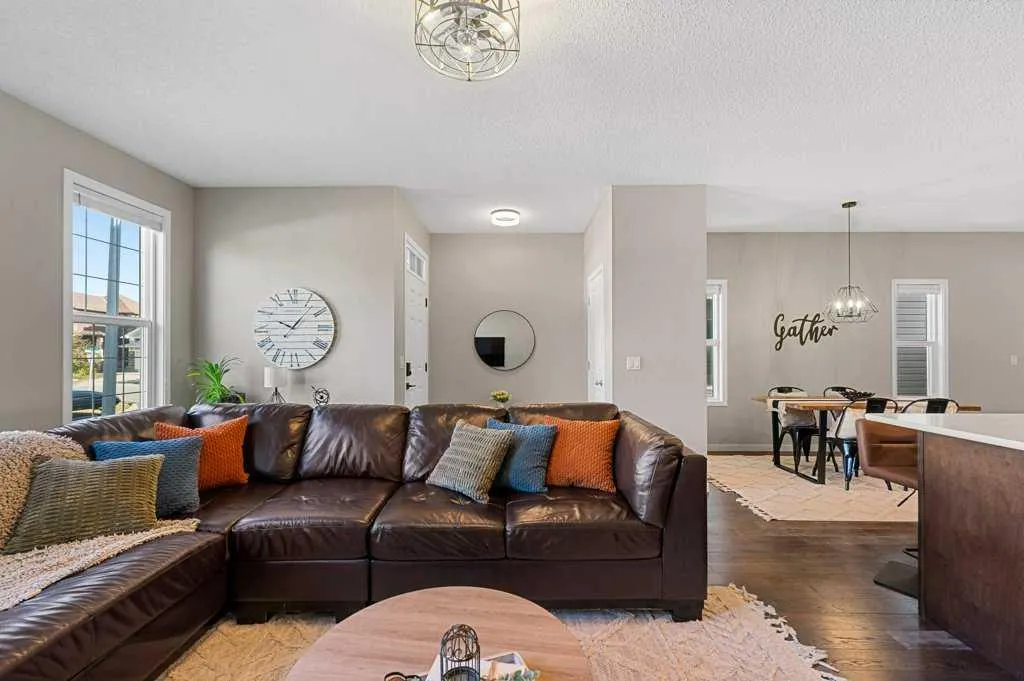 27 Cranford Crescent SE