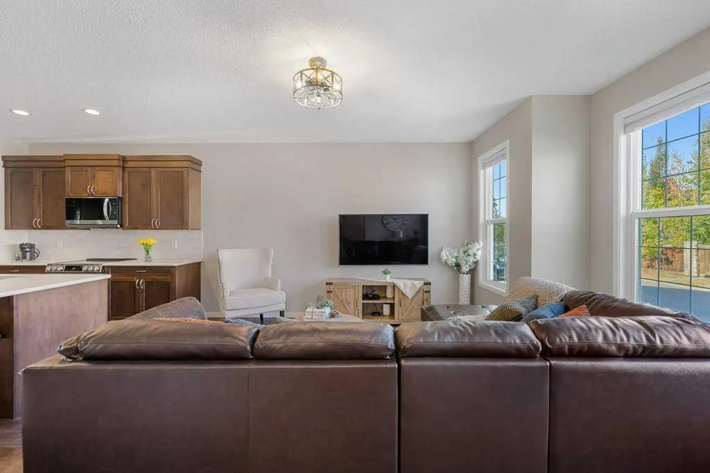 27 Cranford Crescent SE