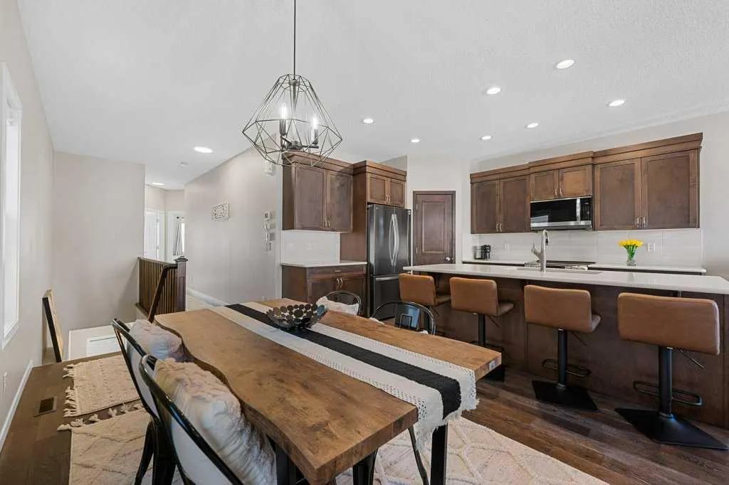 27 Cranford Crescent SE