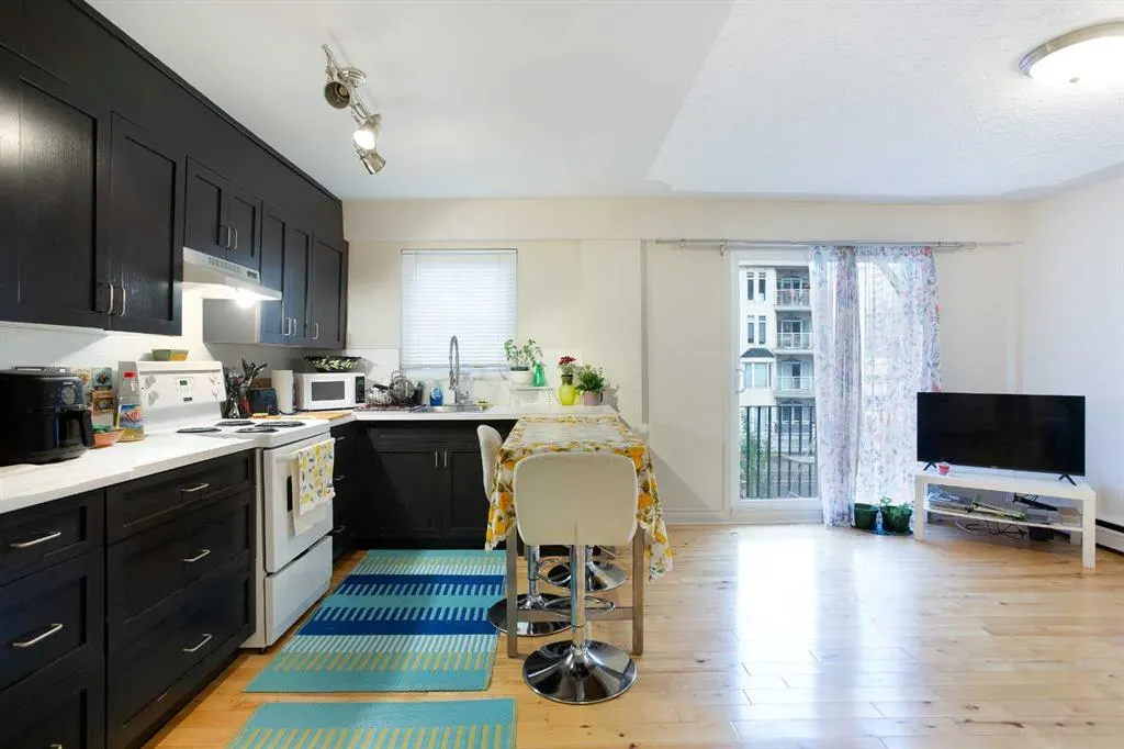 1027 12 Avenue SW, #302