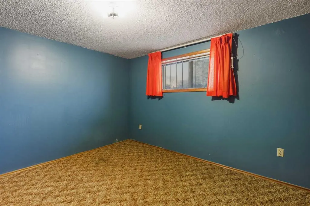 8 Ranchlands Crescent NW