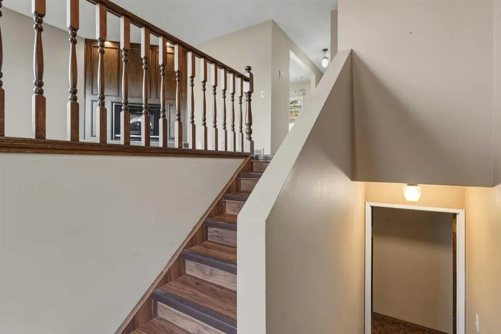 8 Ranchlands Crescent NW