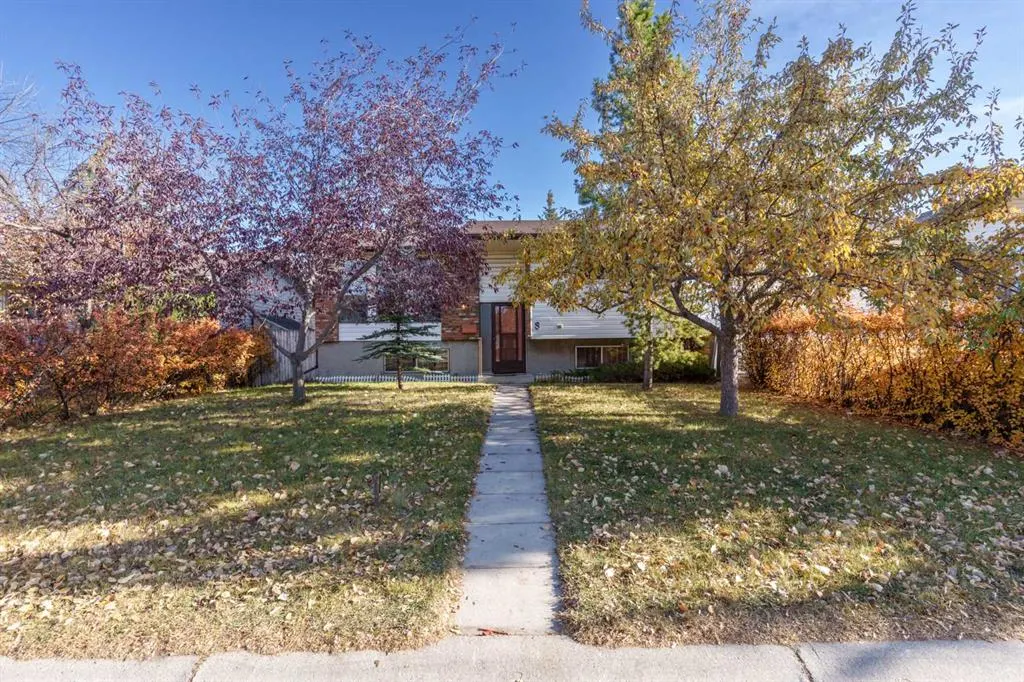 8 Ranchlands Crescent NW