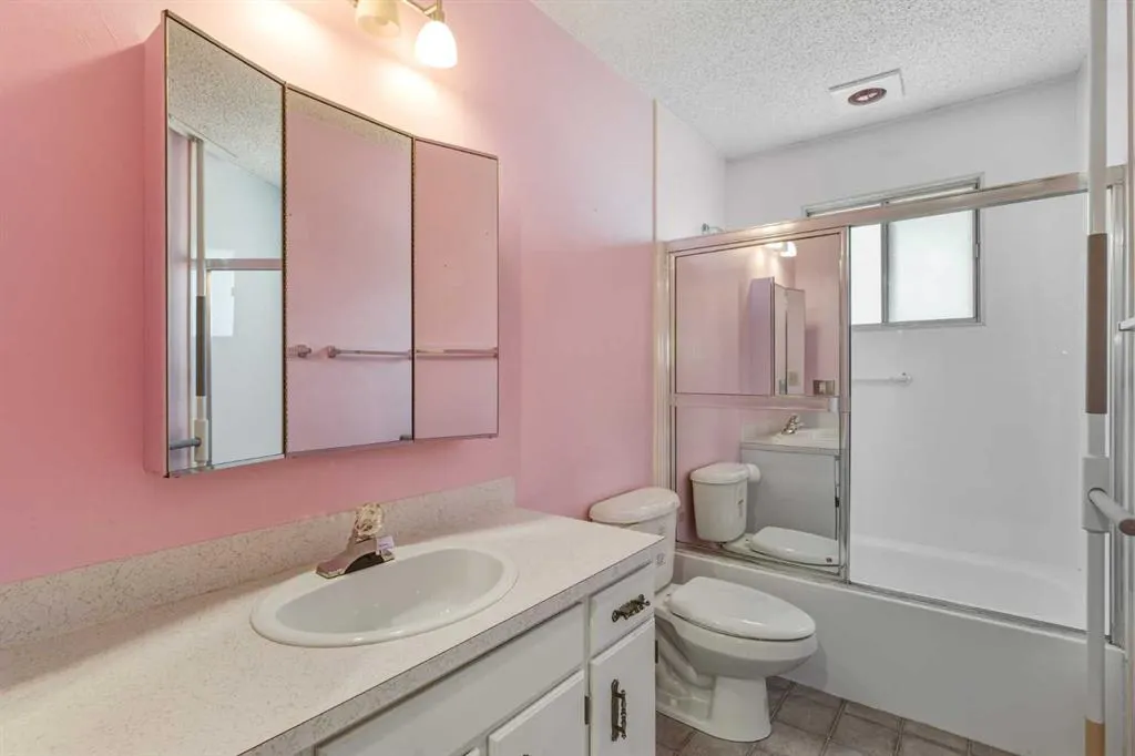 8 Ranchlands Crescent NW