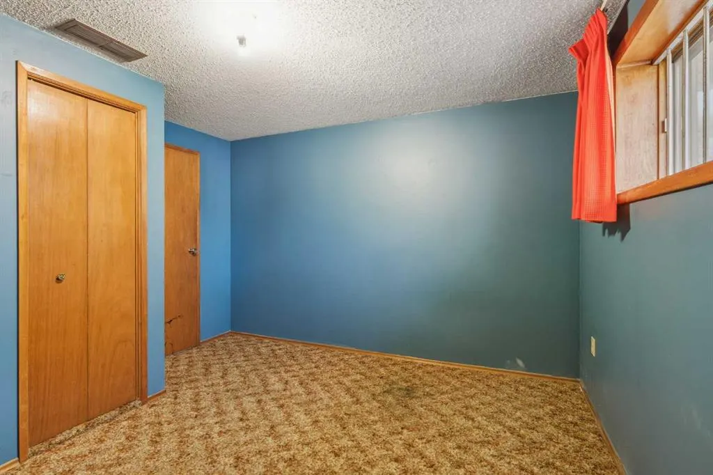 8 Ranchlands Crescent NW