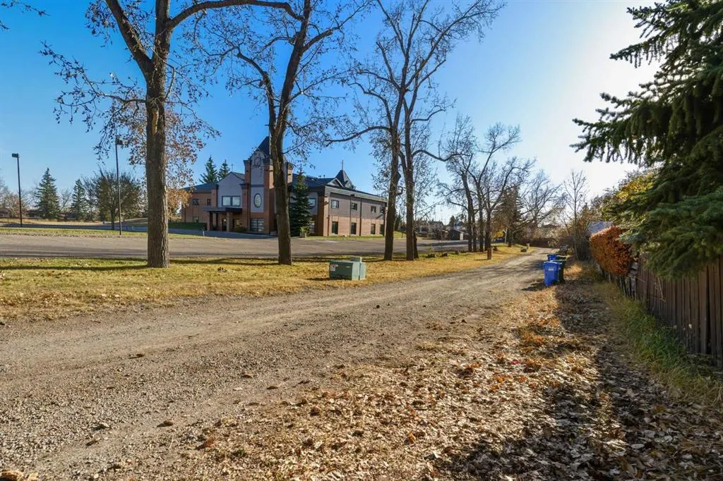 8 Ranchlands Crescent NW