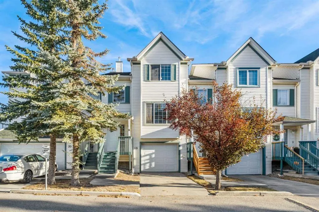 15 Rocky Ridge Gate NW, #19
