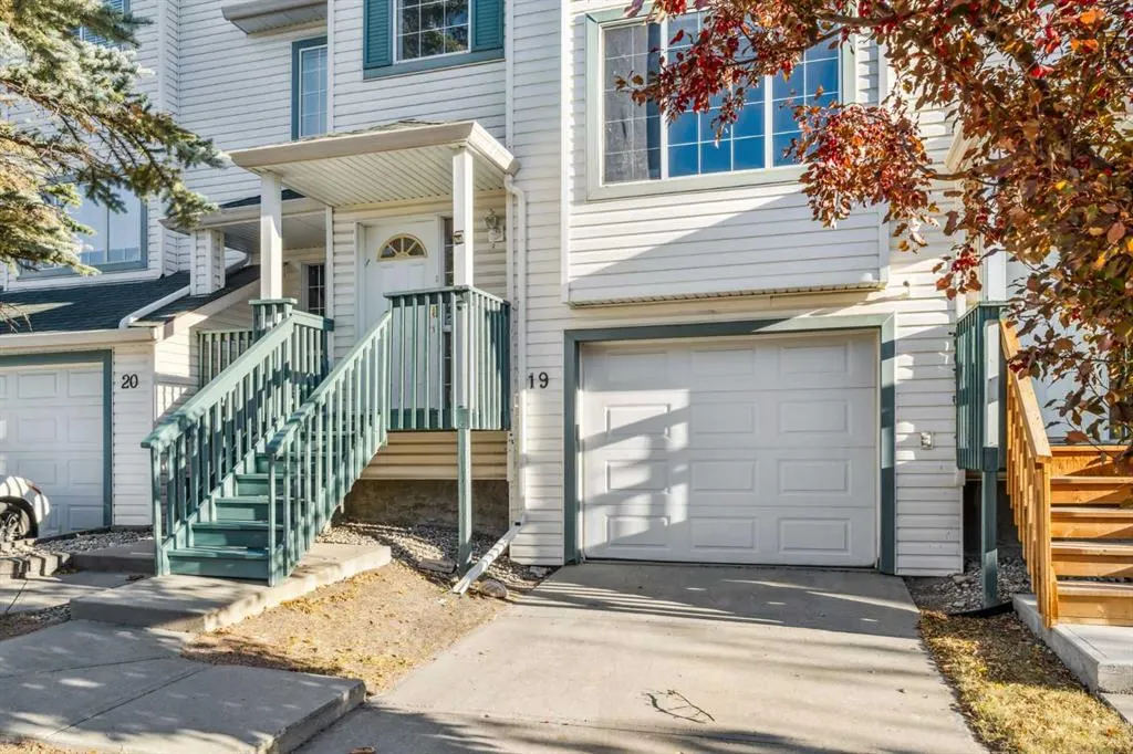 15 Rocky Ridge Gate NW, #19