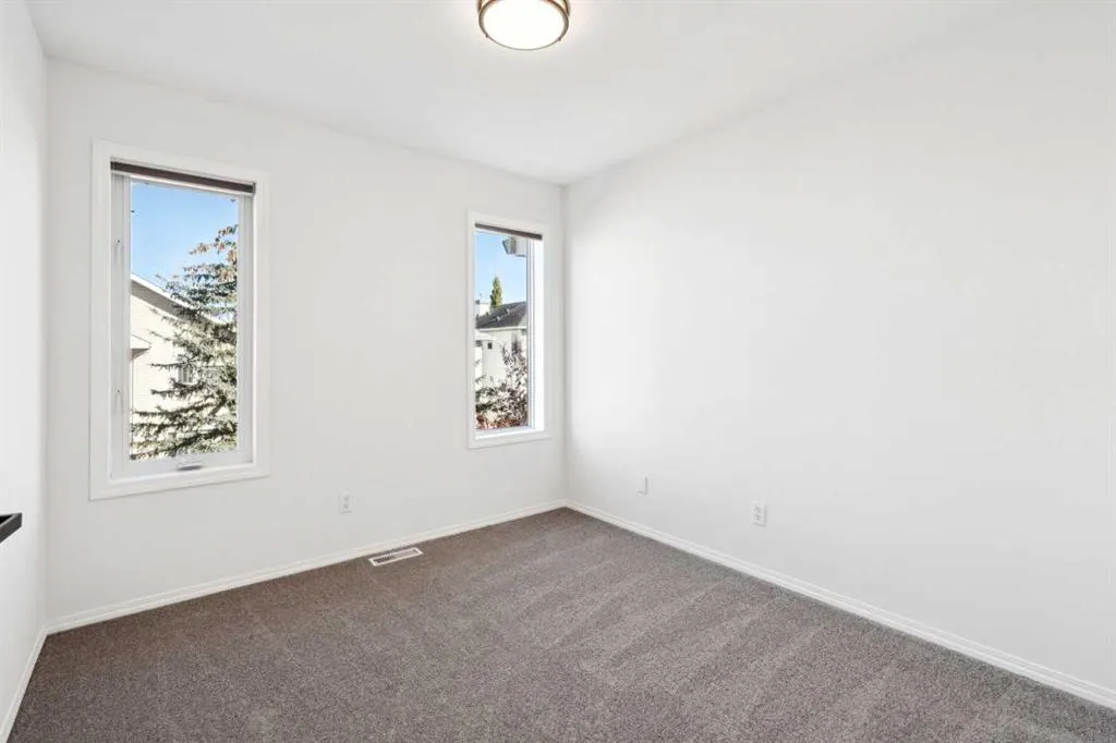 15 Rocky Ridge Gate NW, #19