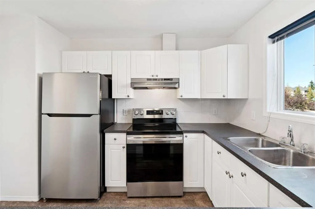 15 Rocky Ridge Gate NW, #19