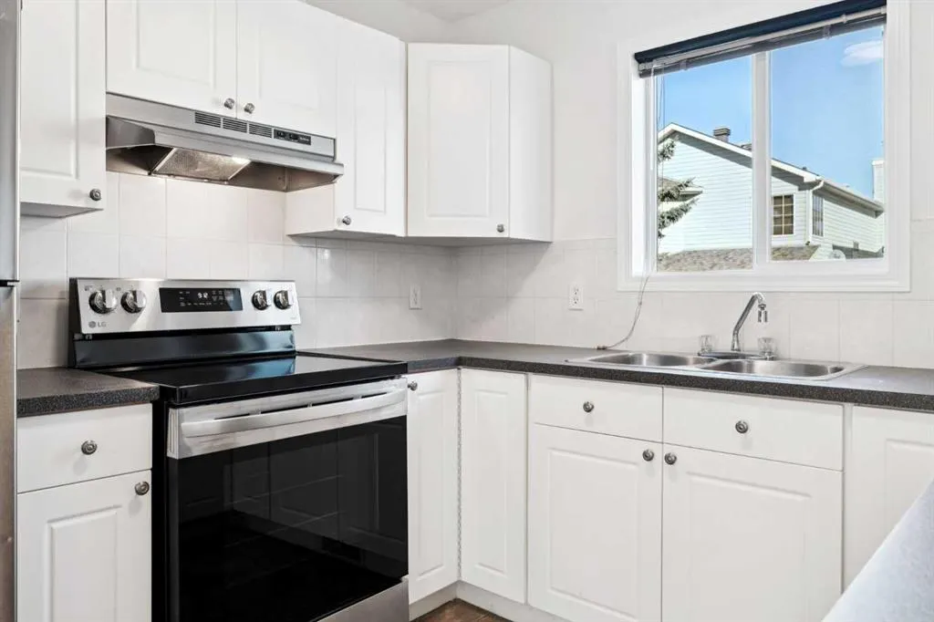15 Rocky Ridge Gate NW, #19