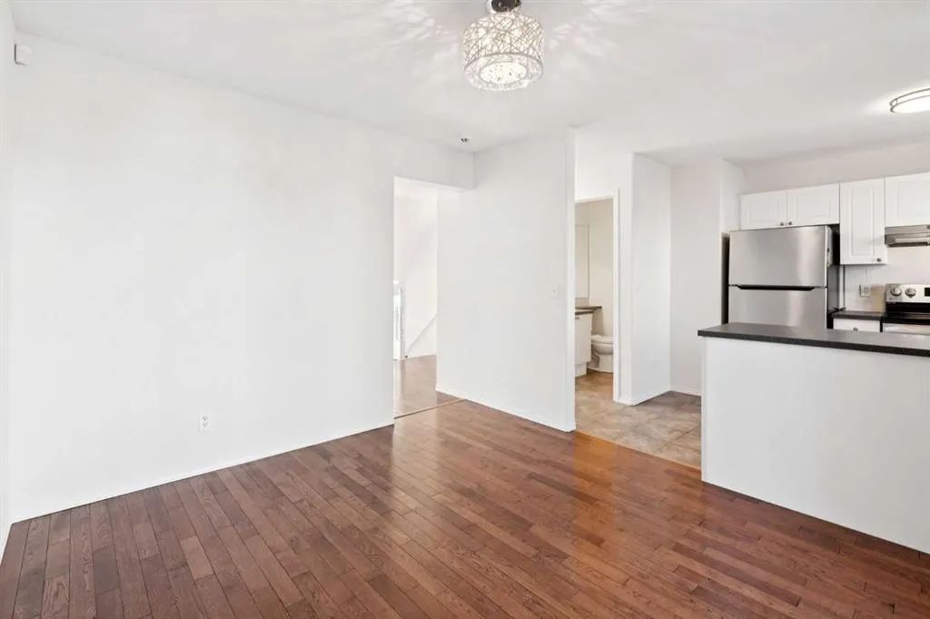 15 Rocky Ridge Gate NW, #19