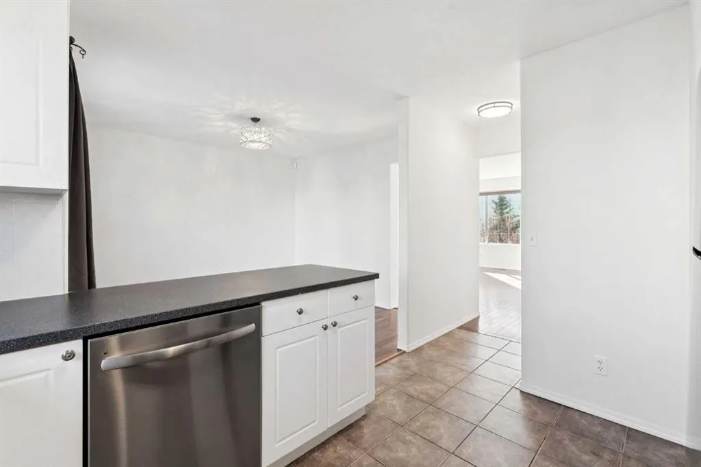 15 Rocky Ridge Gate NW, #19