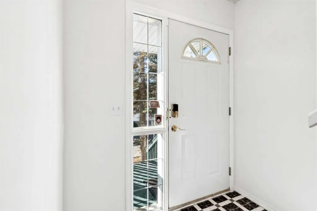 15 Rocky Ridge Gate NW, #19