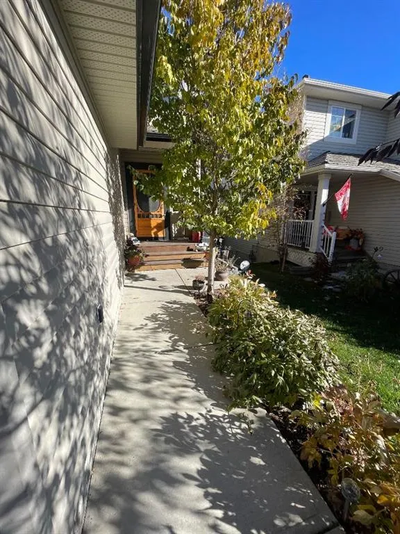 63 Glensummit Close