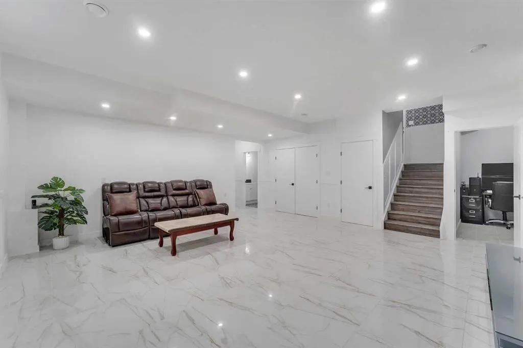 7 Waterford Heights