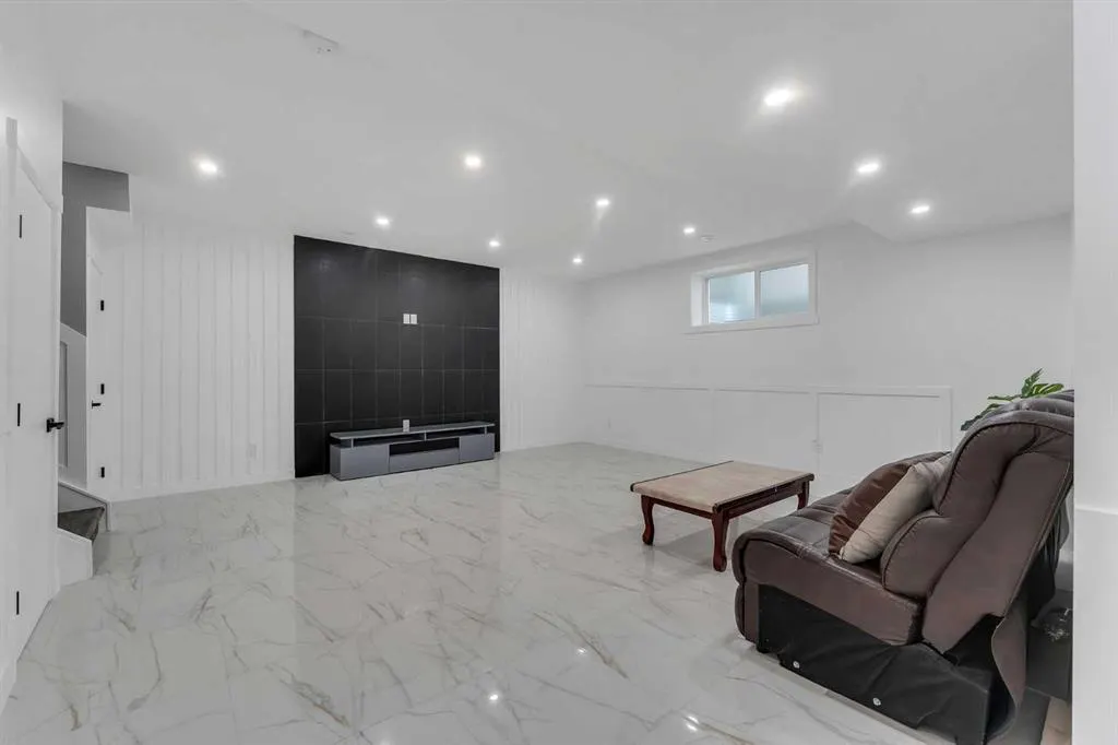7 Waterford Heights