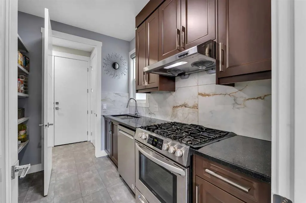 7 Waterford Heights