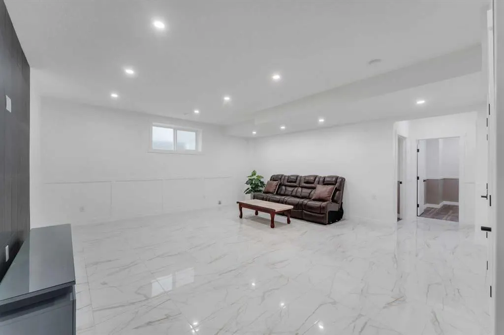7 Waterford Heights