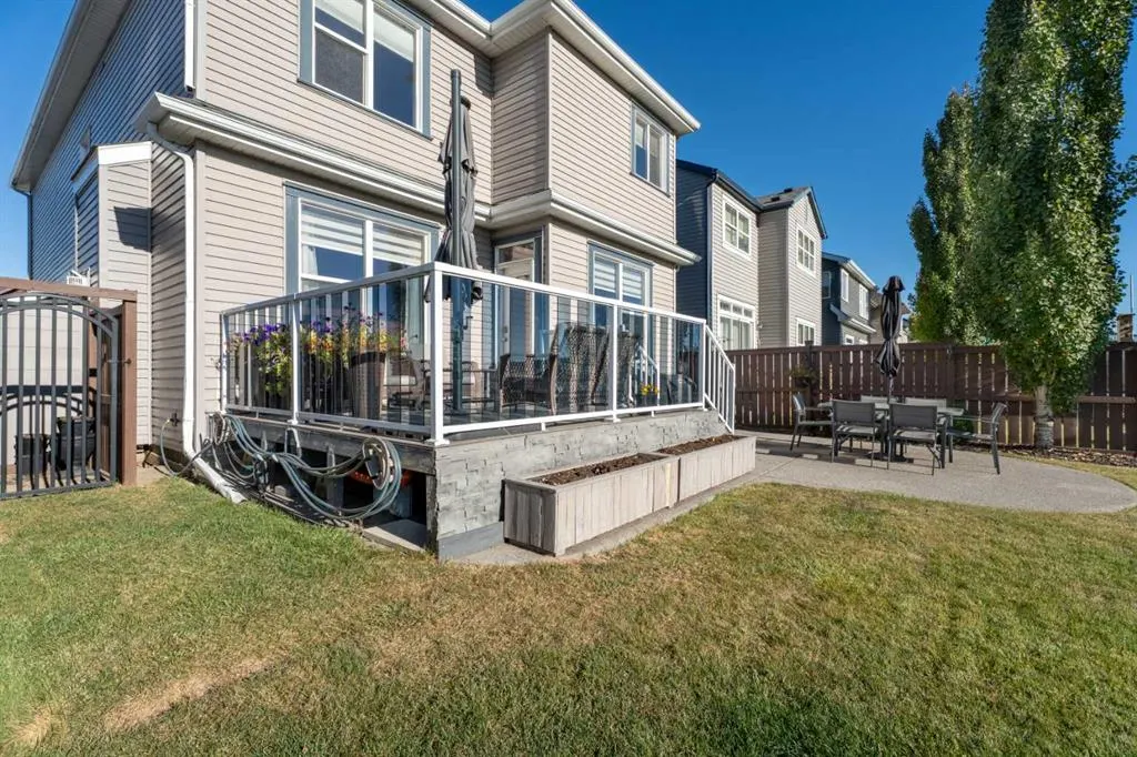 106 Copperstone Close SE
