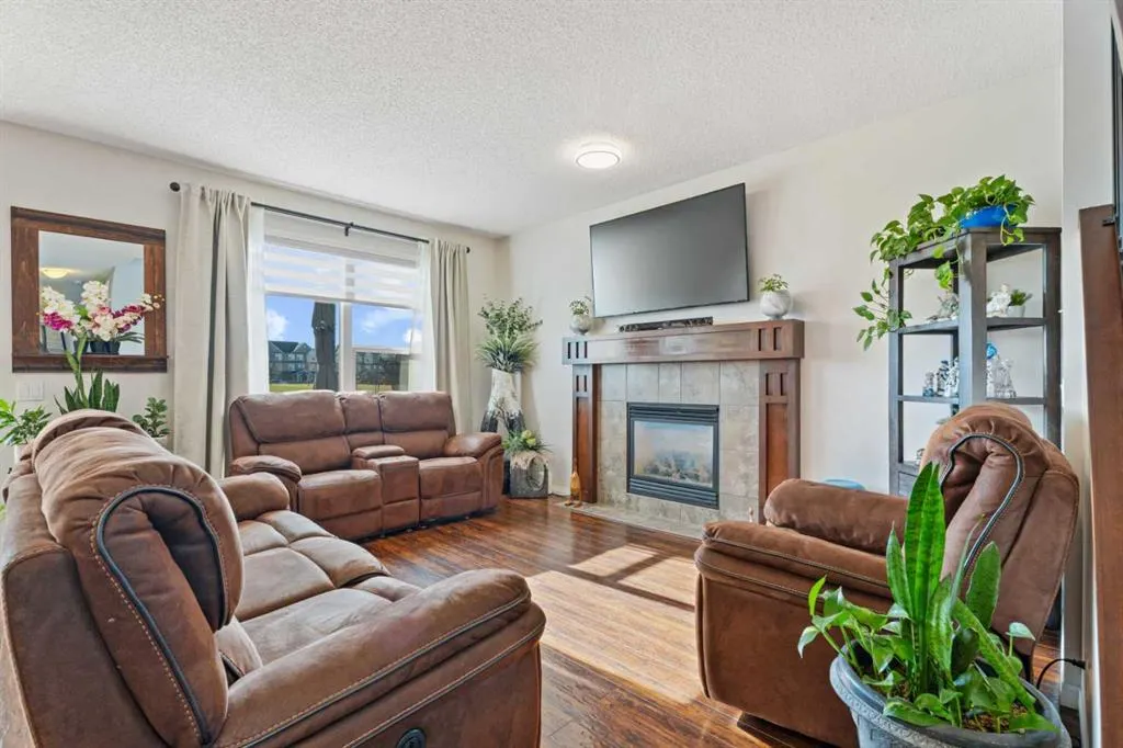 106 Copperstone Close SE