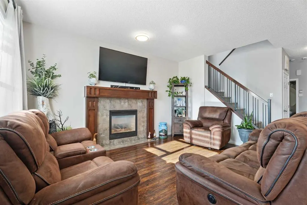 106 Copperstone Close SE