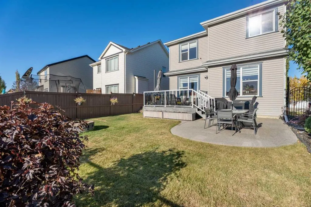 106 Copperstone Close SE