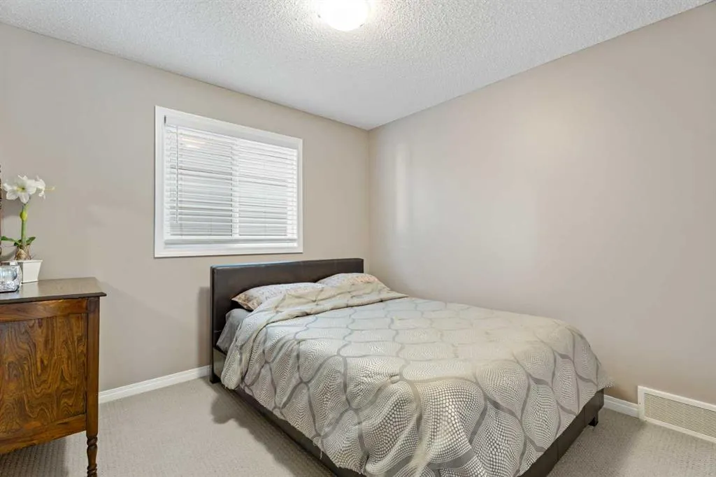 106 Copperstone Close SE
