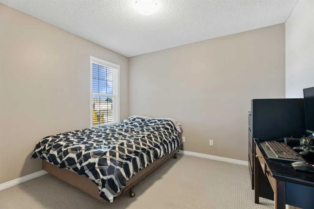 106 Copperstone Close SE