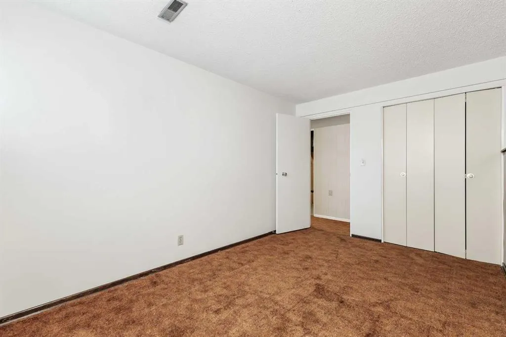 2416 Palliser Drive SW